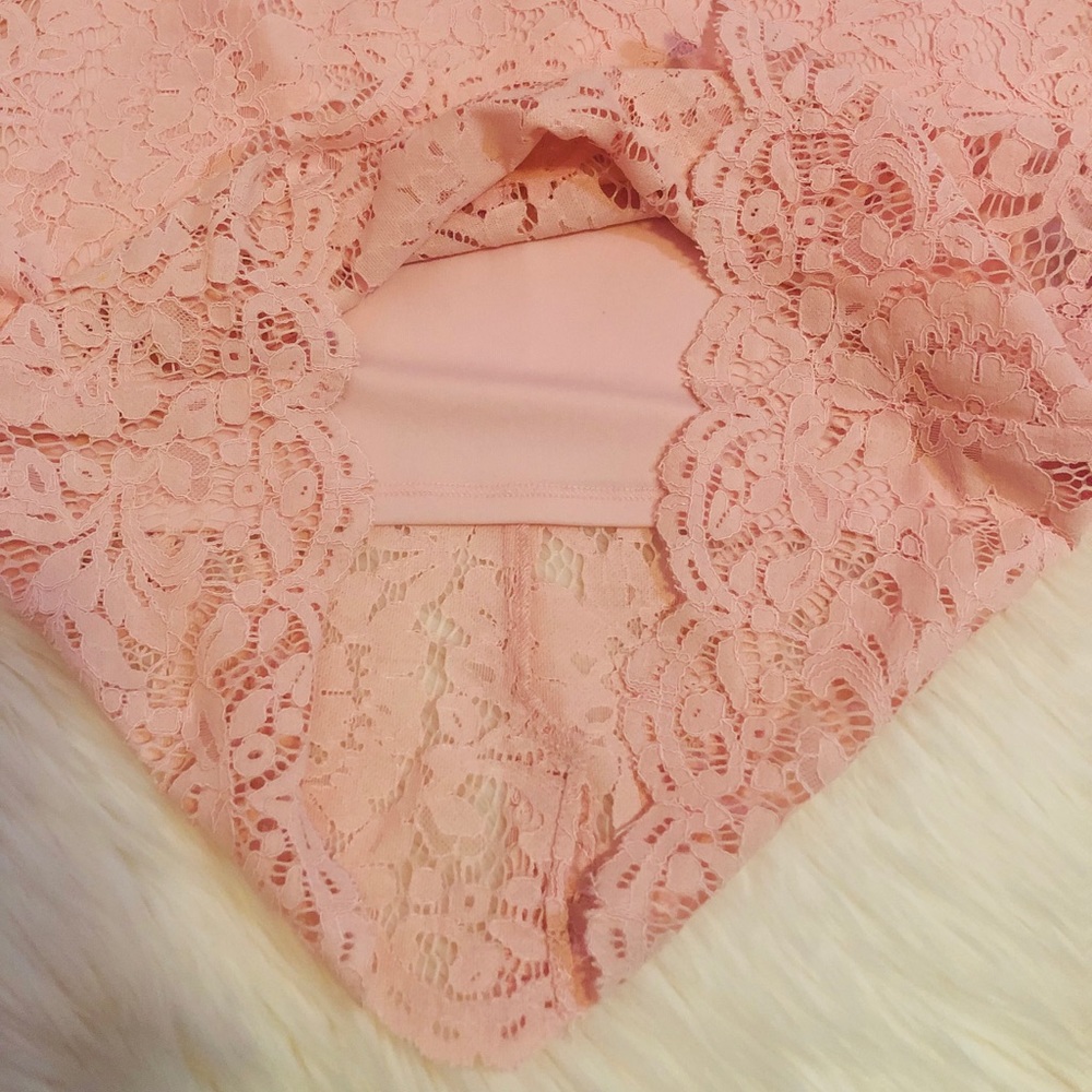 Pink lace pencil skirt - Picture 6 of 6